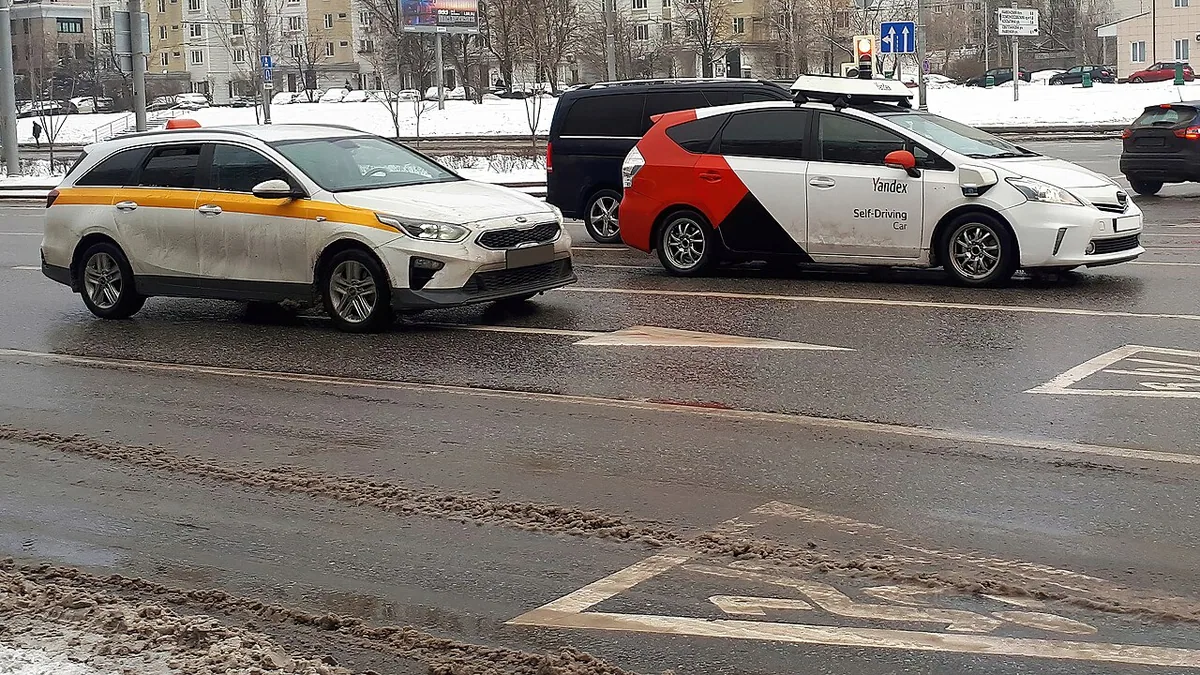 Автомобиль Яндекс Такси